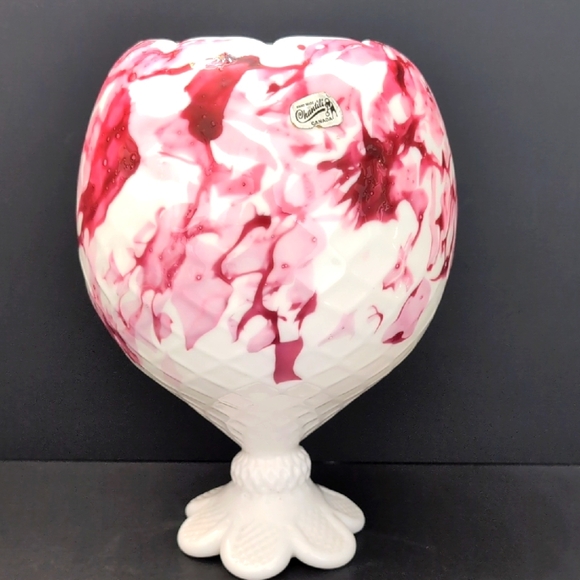 Vintage Handmade Chantilly Canada Art Glass Red/White Mottled Vase. - Picture 1 of 11